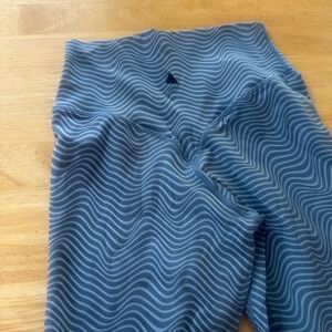 Blue Wave Pattern Leggings